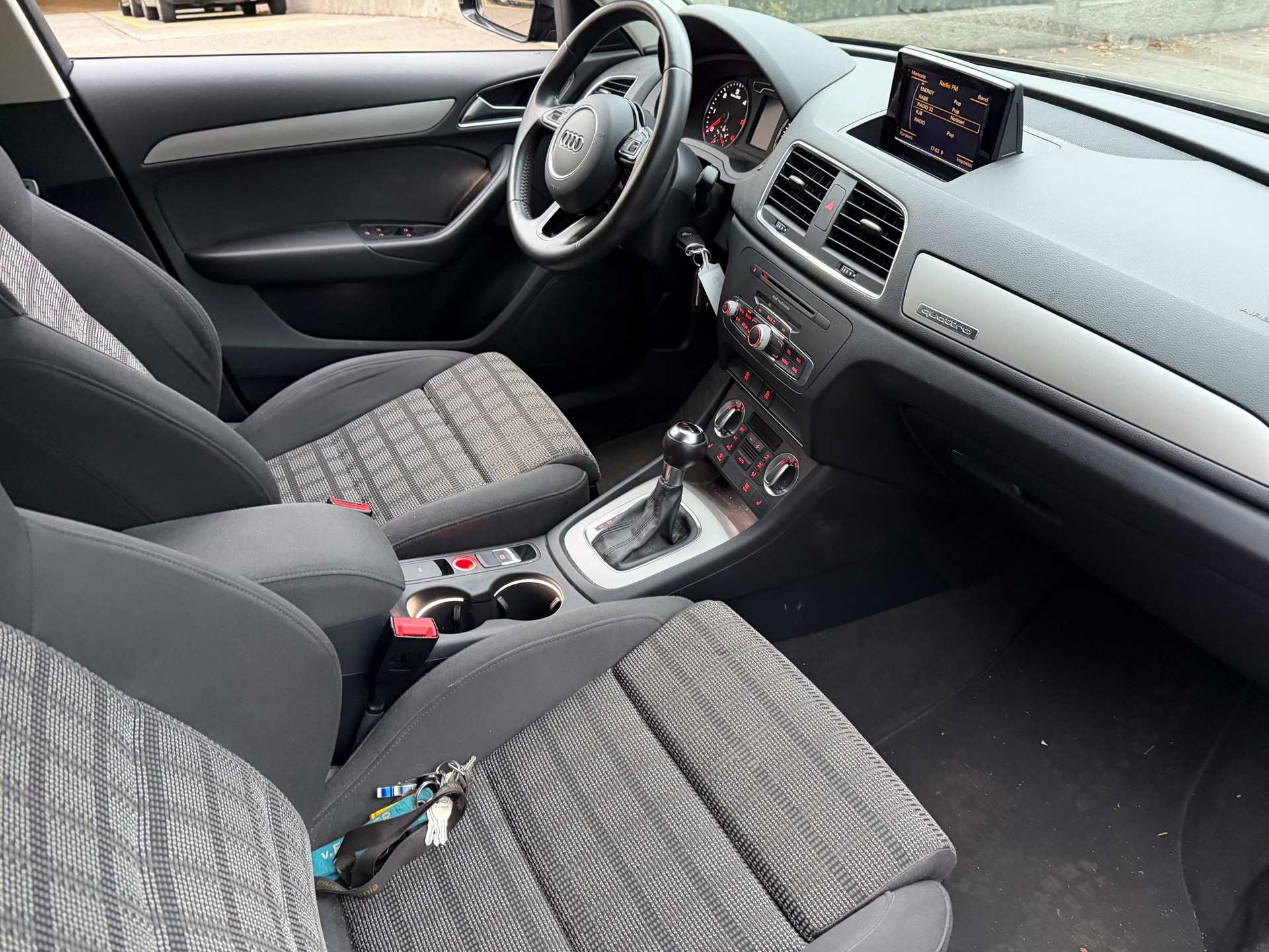 AUDI Q3 2.0 TDI quattro S-tronic-image-7