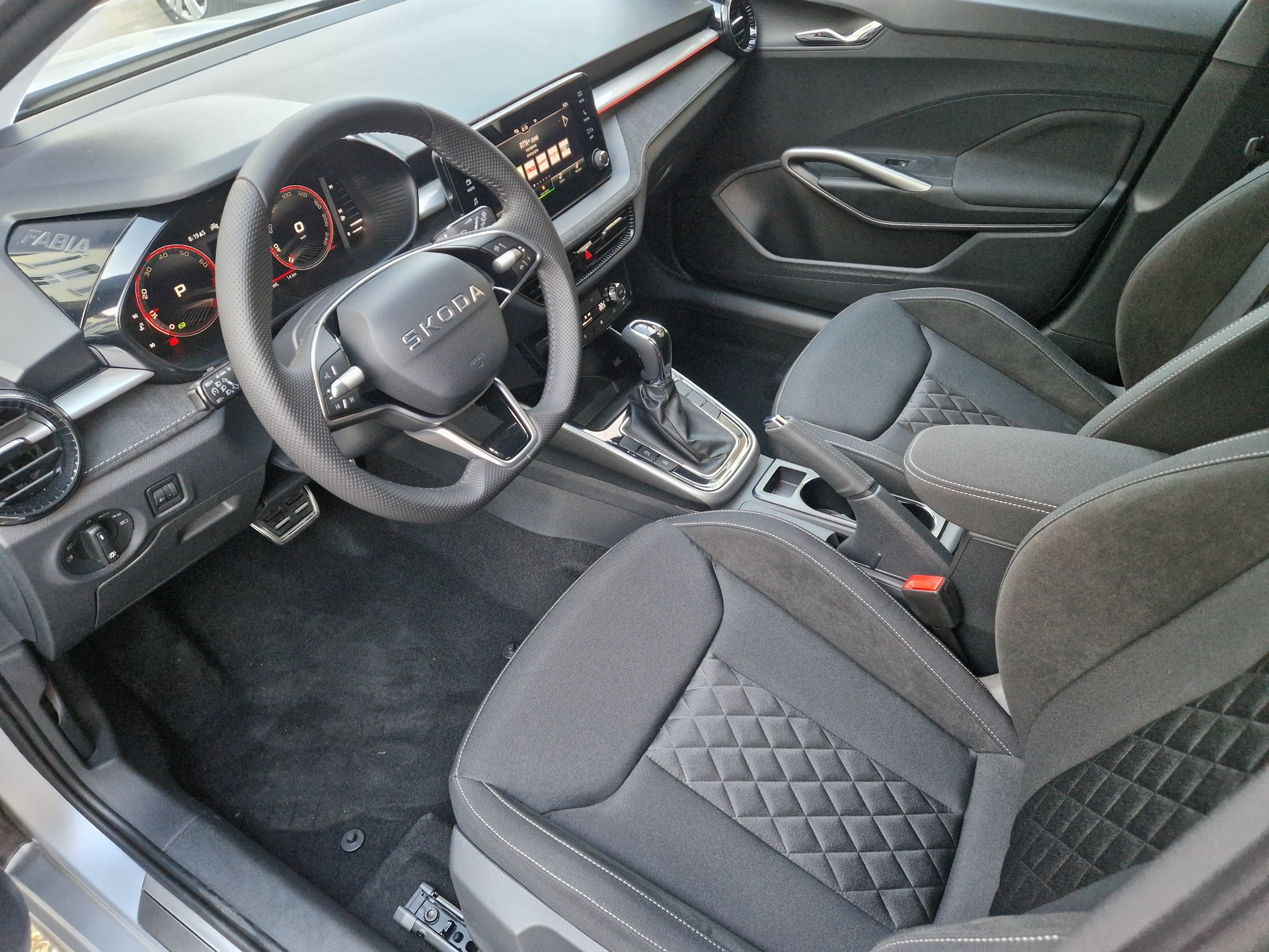 SKODA Fabia 1.0 TSI Monte Carlo DSG-image-2