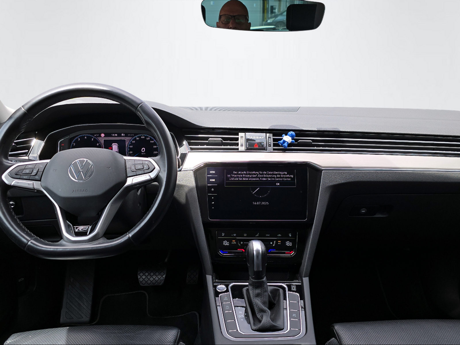 VW Passat Variant 2.0 TSI Elegance DSG 4m-image-9