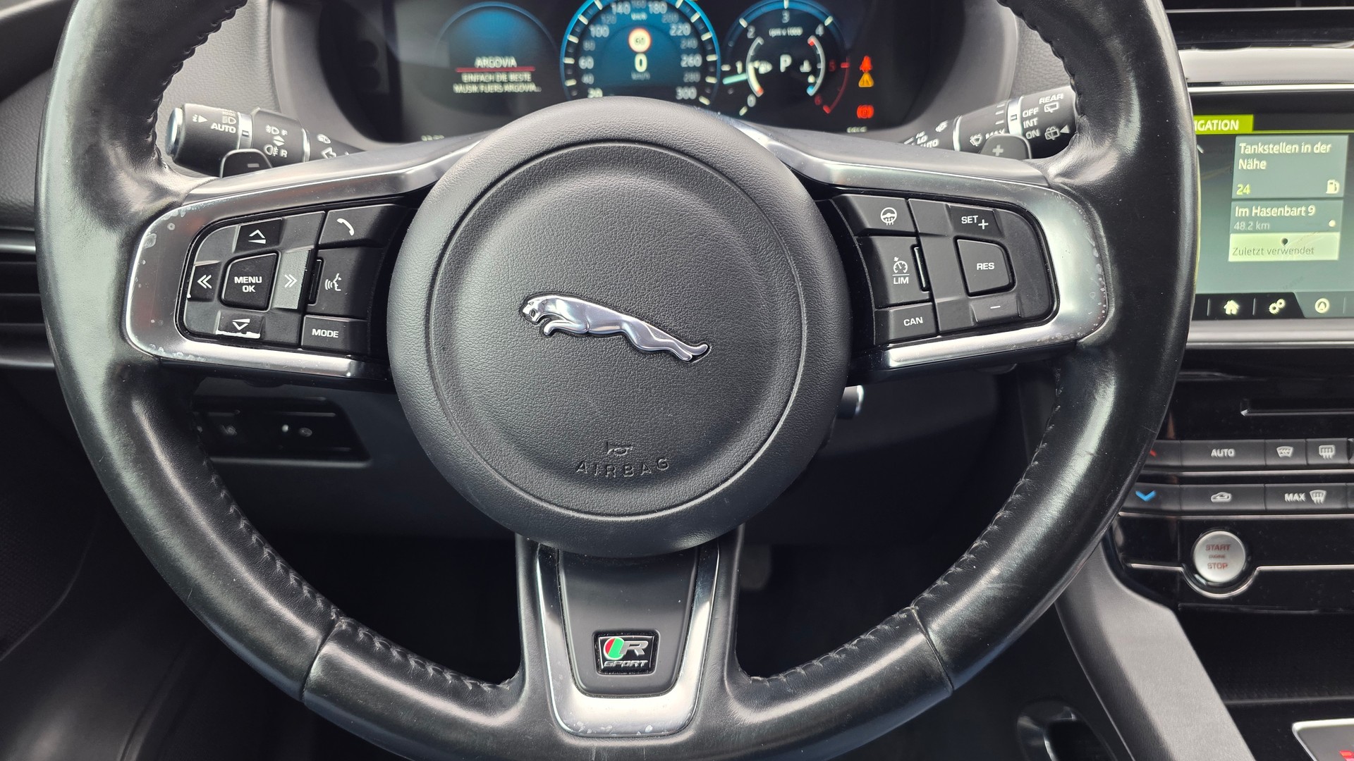 JAGUAR F-Pace 2.0d R-Sport AWD 4x4 Automat-image-14