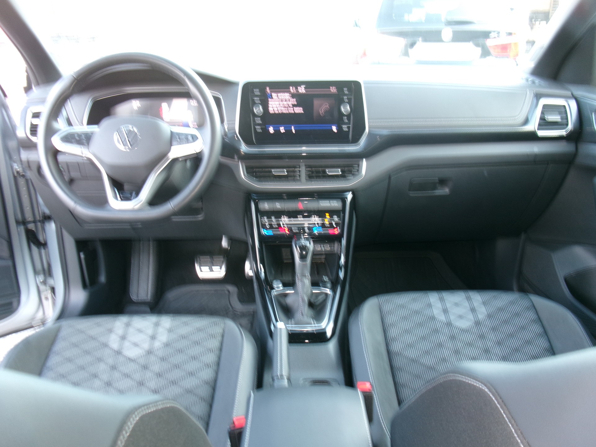 VW T-Cross 1.5 TSI EVO ACT R-Line DSG-showroom-element-2