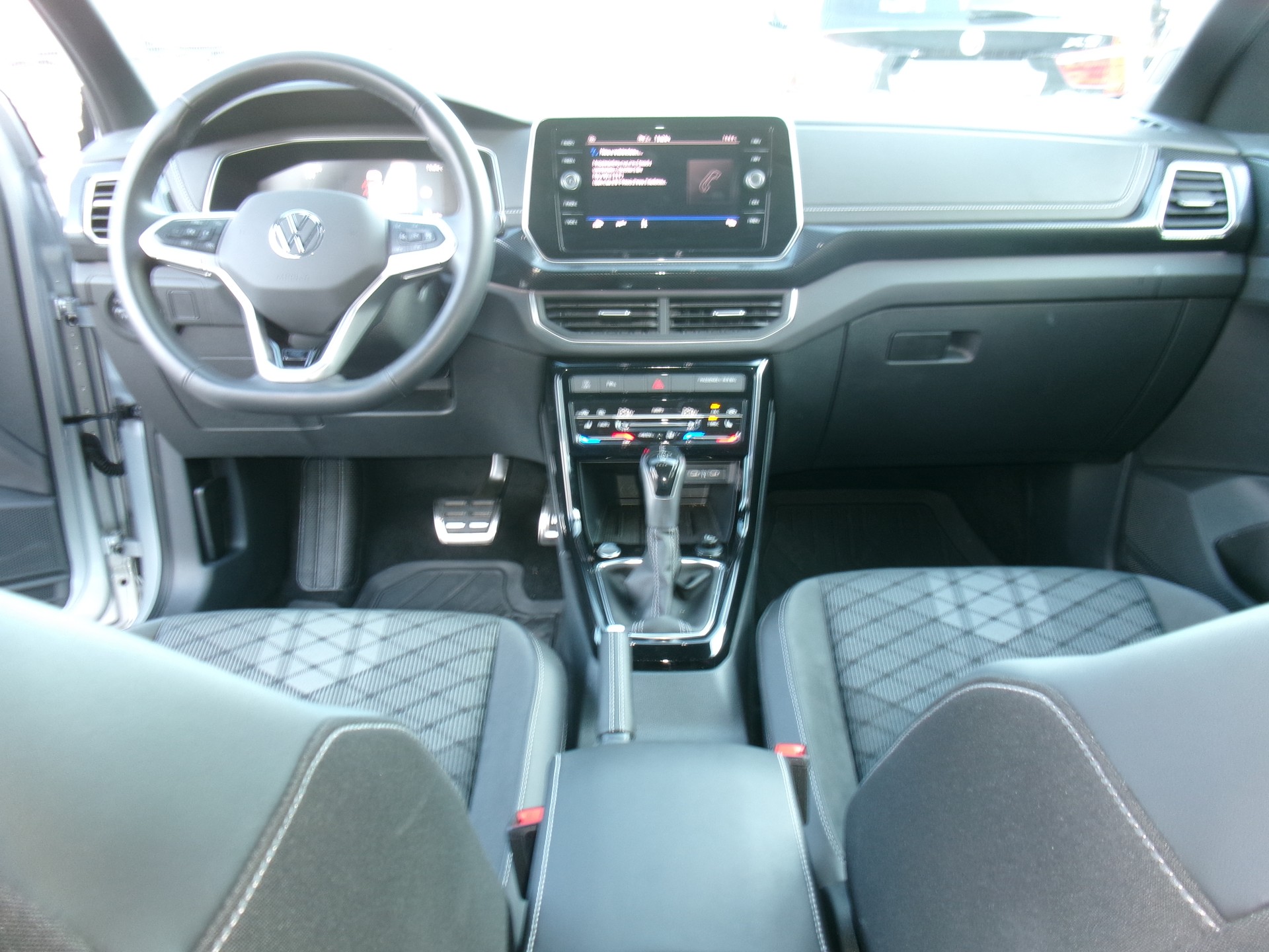VW T-Cross 1.5 TSI EVO ACT R-Line DSG-showroom-element-3