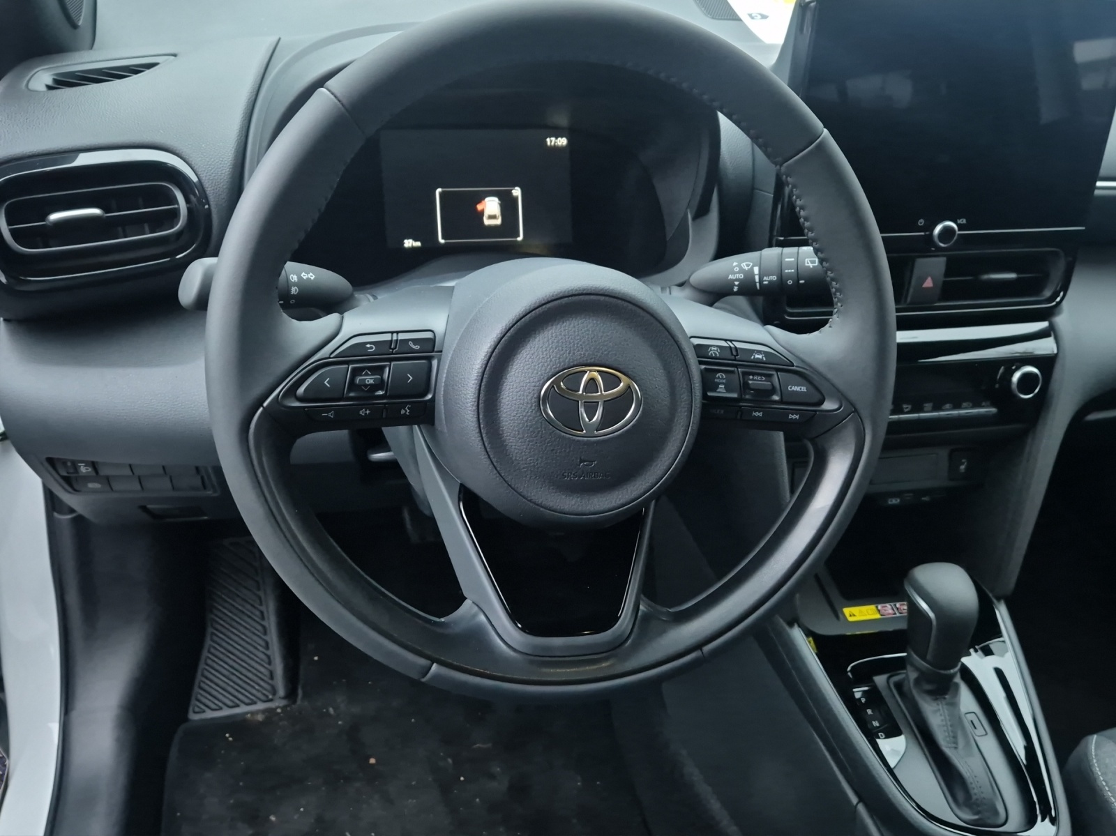 TOYOTA Yaris Cross 1.5 Trend AWDi e-CVT-image-9
