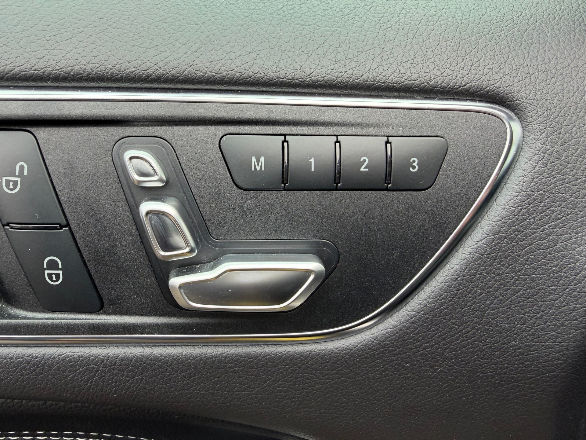 MERCEDES-BENZ B 200 Night Star 7G-DCT-image-6