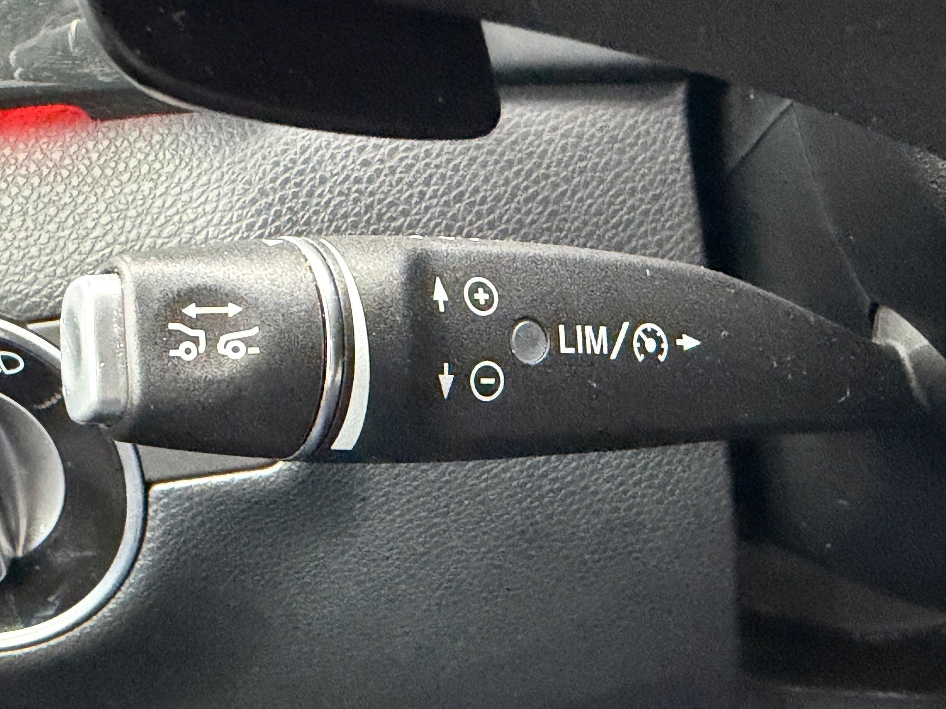 MERCEDES-BENZ B 200 Night Star 7G-DCT-image-16