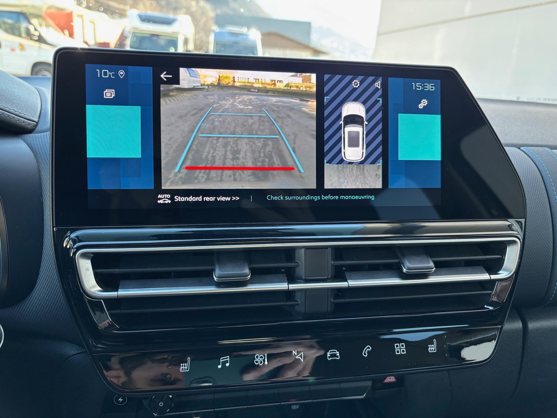 CITROEN C5 Aircross 1.6 Plug-in Hybrid Swiss Edition-image-12