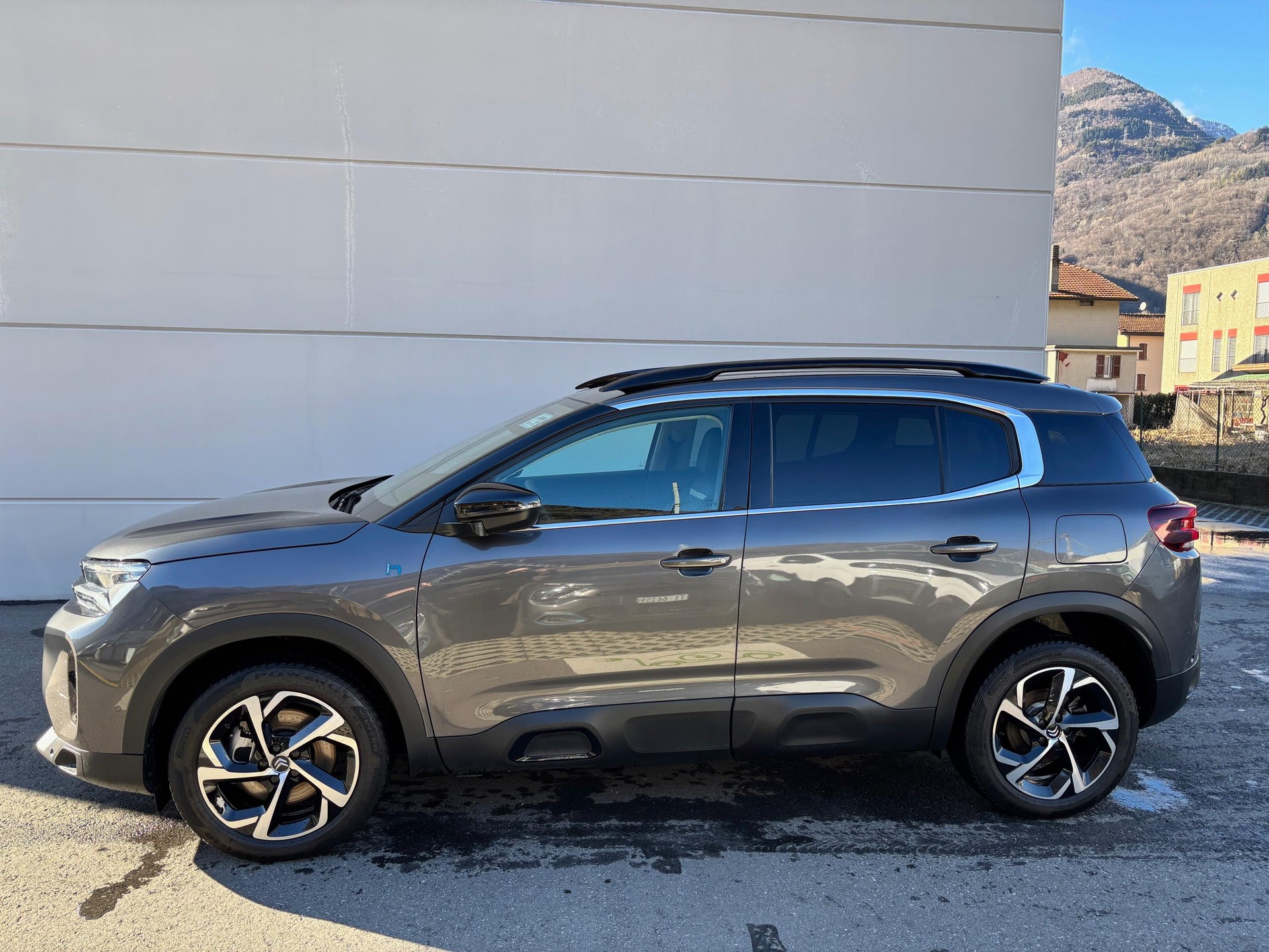 CITROEN C5 Aircross 1.6 Plug-in Hybrid Swiss Edition-image-3