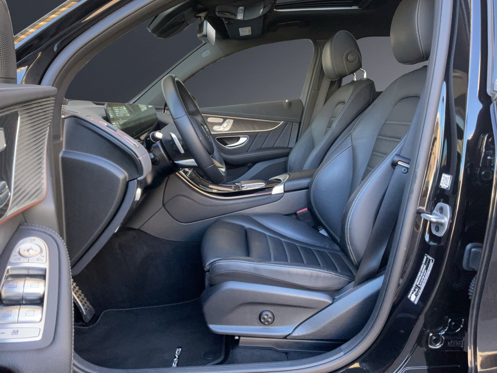 MERCEDES-BENZ EQC 400 AMG Line 4Matic-image-6