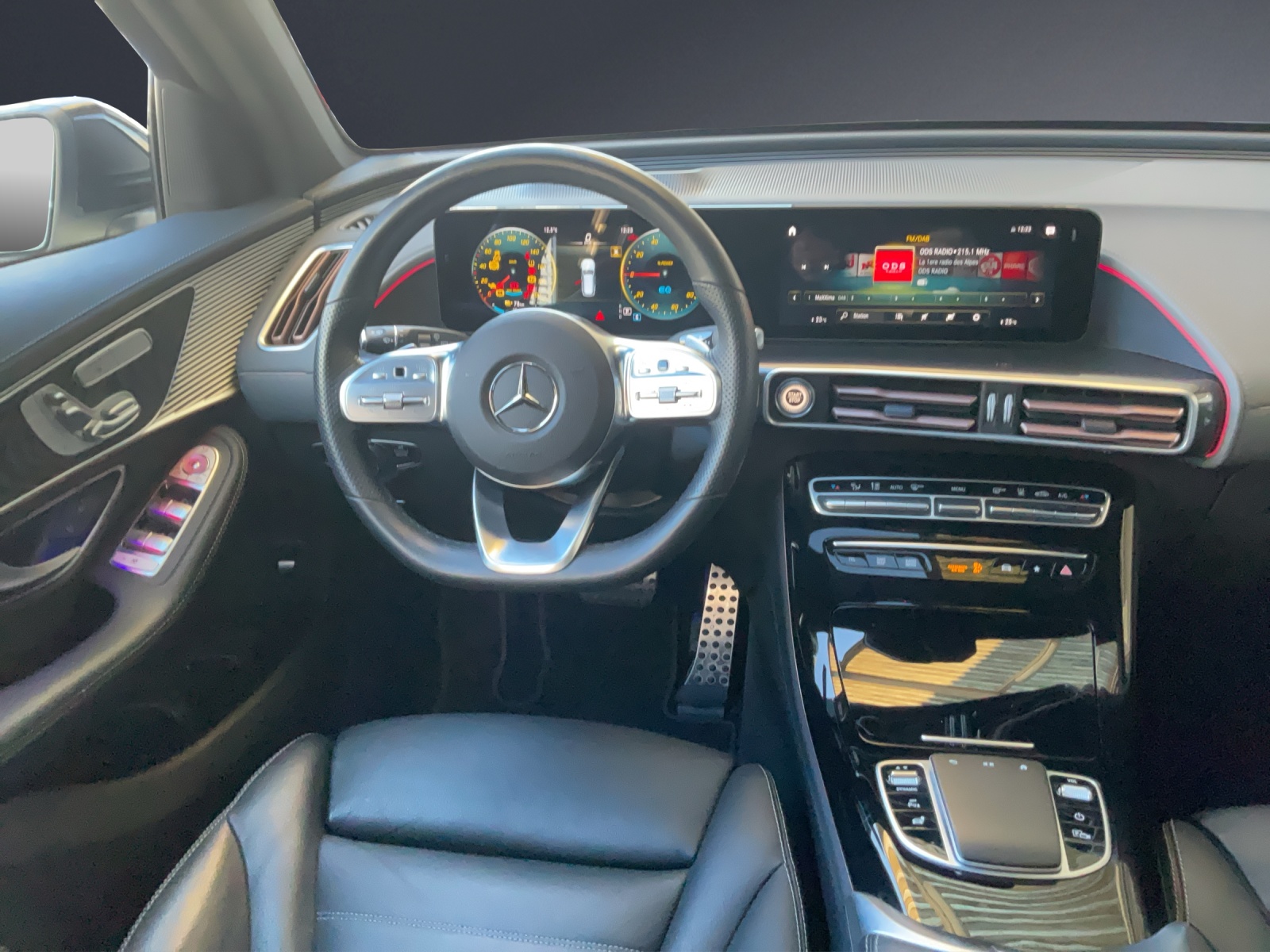 MERCEDES-BENZ EQC 400 AMG Line 4Matic-image-9