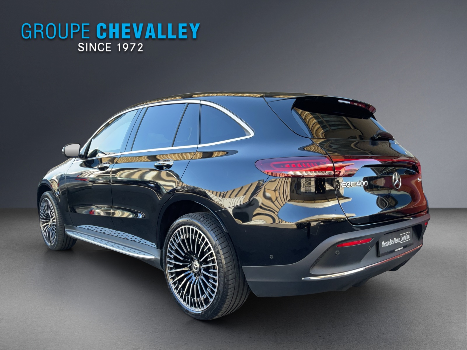 MERCEDES-BENZ EQC 400 AMG Line 4Matic-showroom-element-3