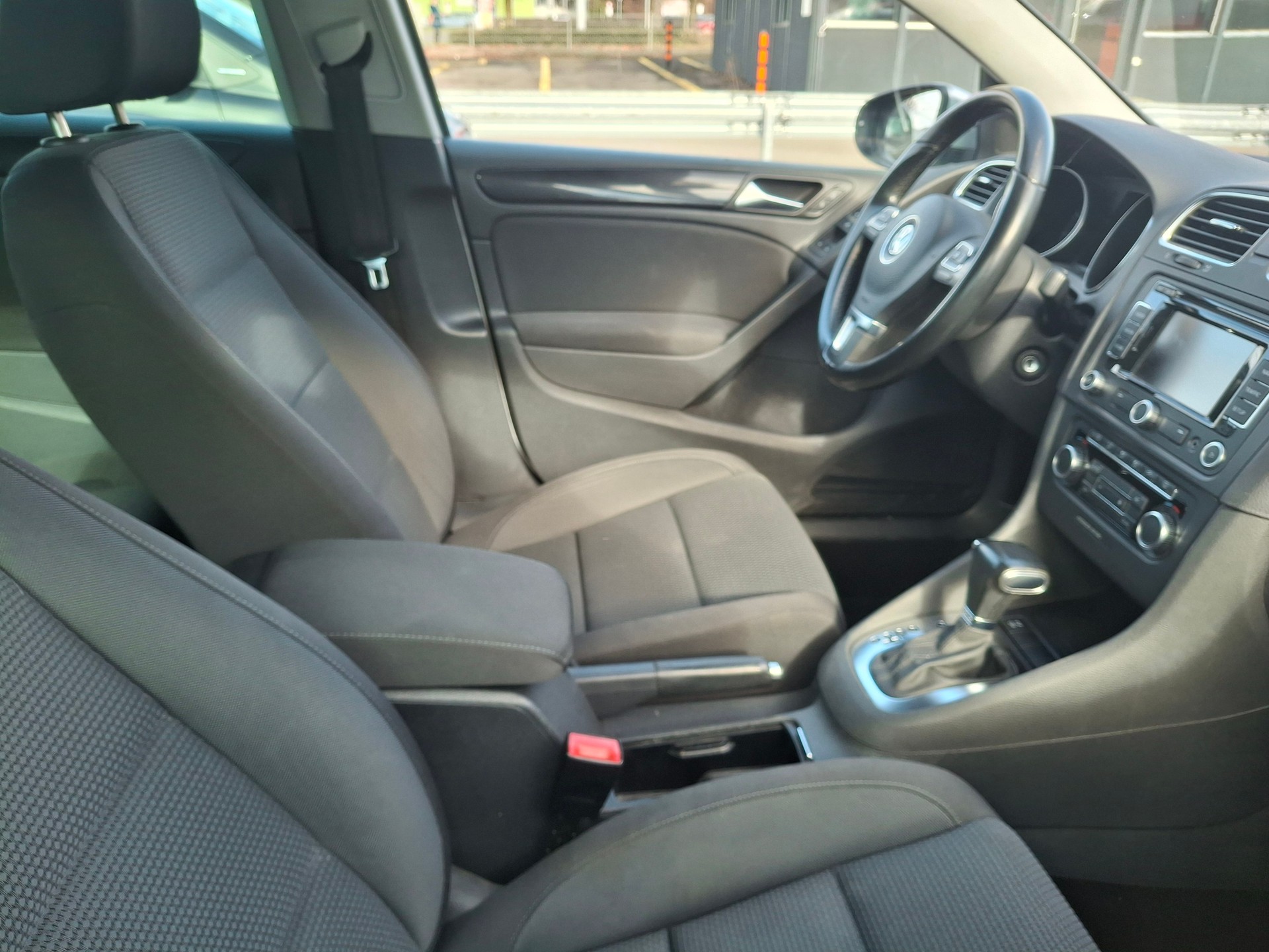 VW Golf 1.4 TSI Comfortline DSG-image-8