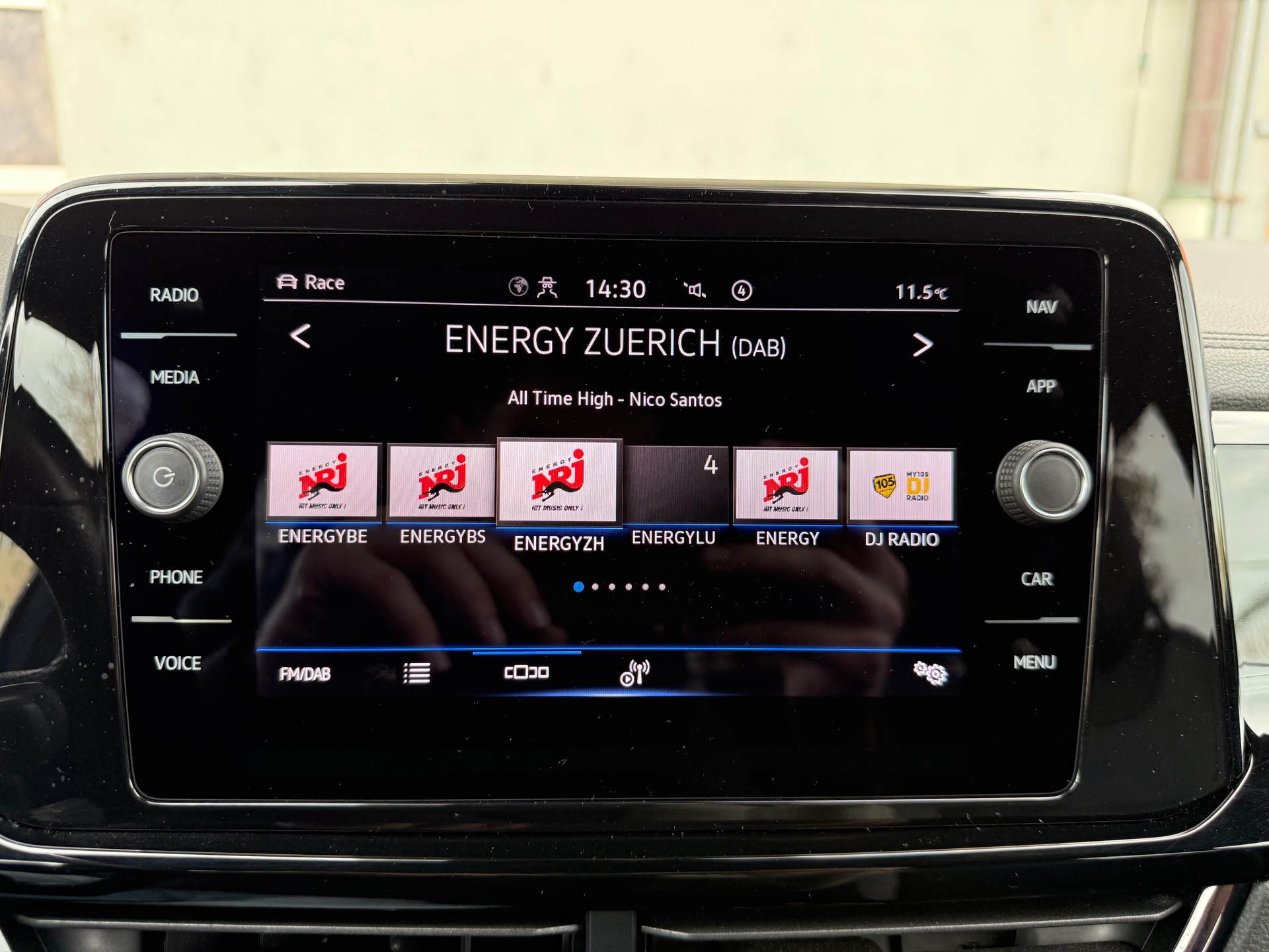 VW T-Roc 2.0 TSI R DSG 4Motion-image-9
