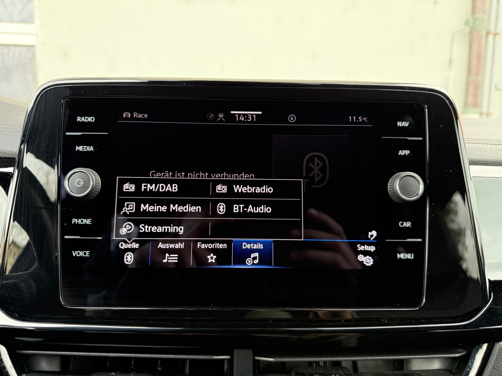 VW T-Roc 2.0 TSI R DSG 4Motion-image-10