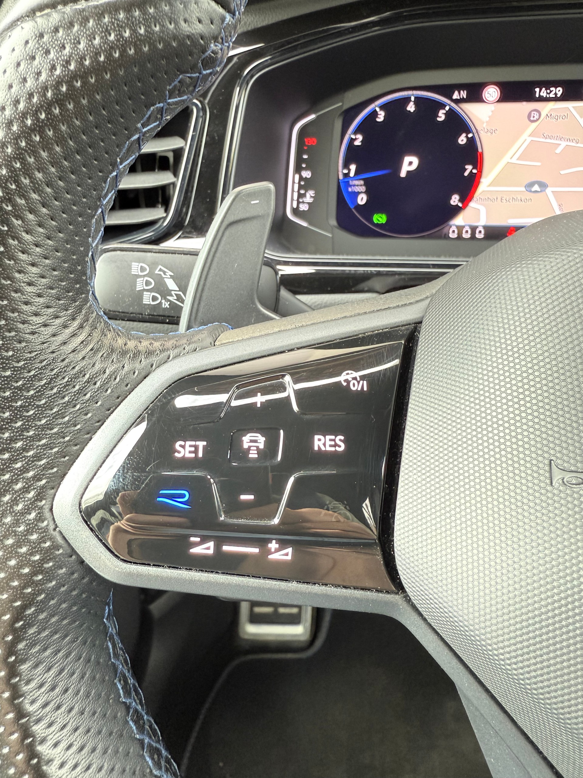 VW T-Roc 2.0 TSI R DSG 4Motion-image-12