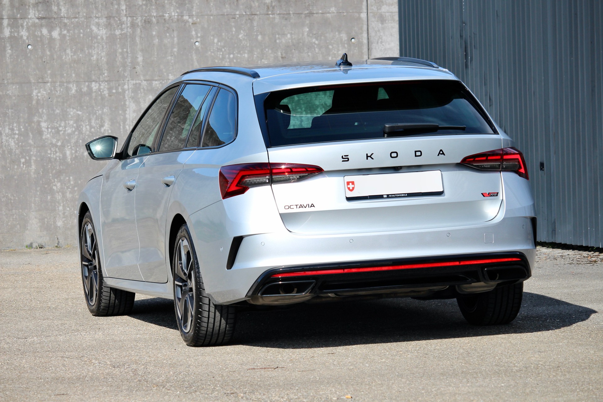 SKODA Octavia Combi 2.0 TSI DSG RS 265PS *Facelift Model 2025 * Werks-Garantie ab 1.Inv. 60-Monate bis und mit Jahr 2029-image-8