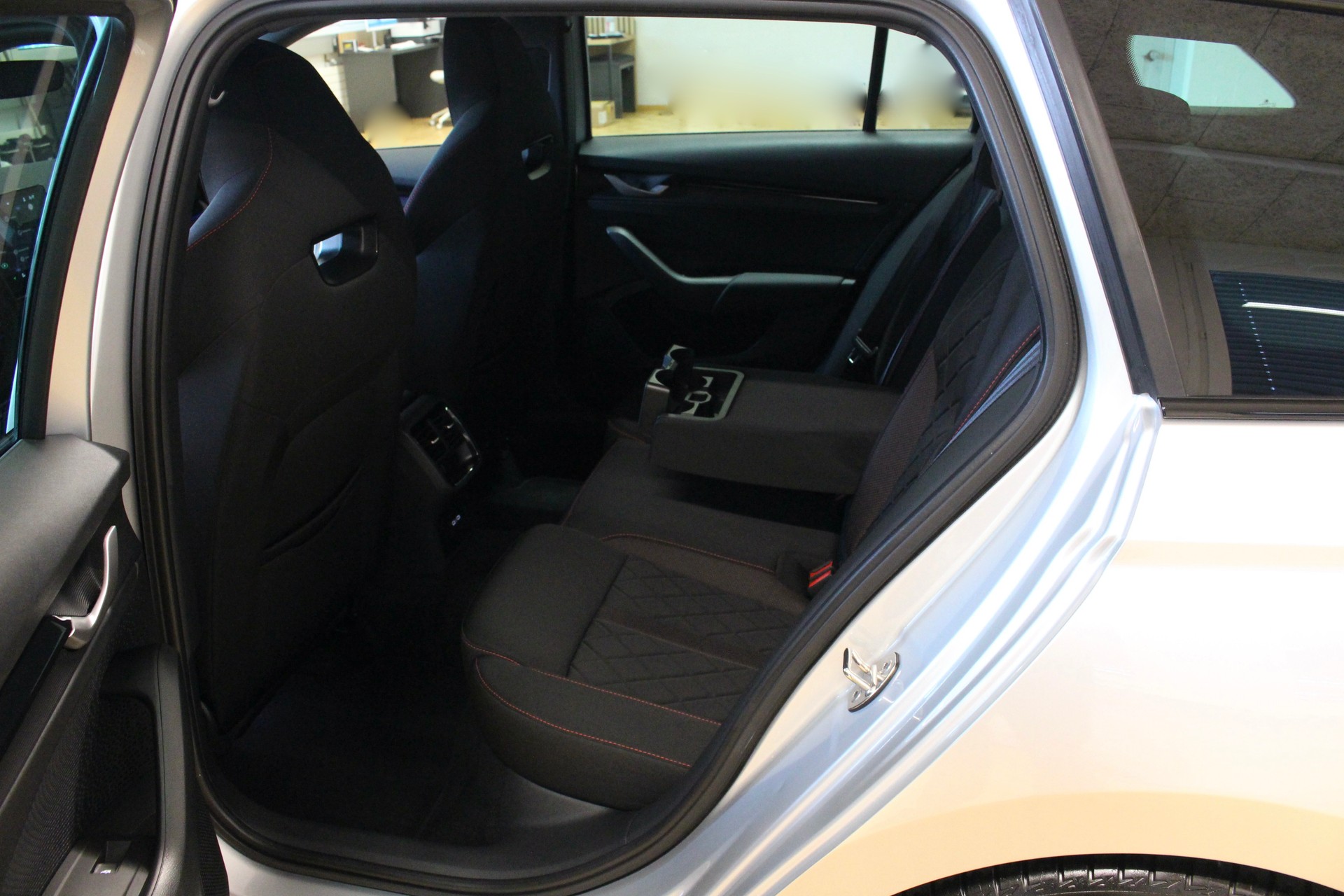 SKODA Octavia Combi 2.0 TSI DSG RS 265PS *Facelift Model 2025 * Werks-Garantie ab 1.Inv. 60-Monate bis und mit Jahr 2029-image-12