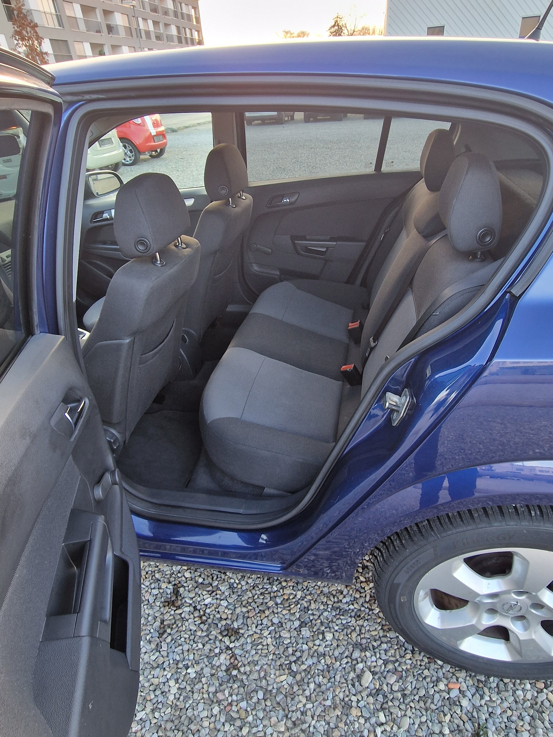 OPEL Astra 1.6i 16V-image-9