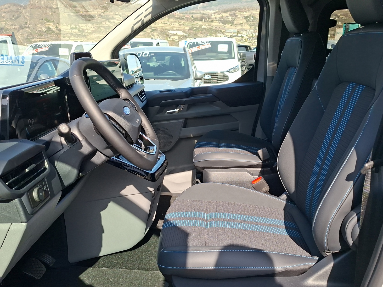 FORD Tourneo Bus 320 L1H1 Sport Automatique 4x4-image-7