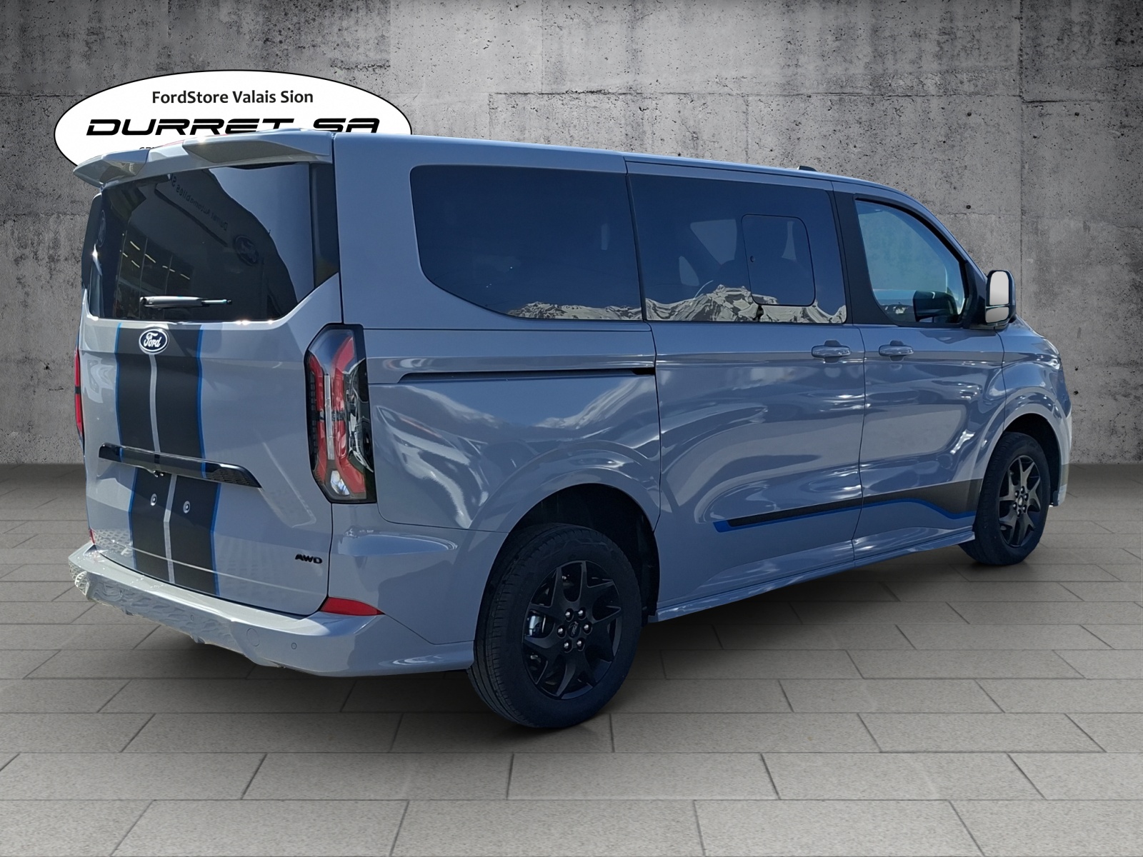 FORD Tourneo Bus 320 L1H1 Sport Automatique 4x4-image-3
