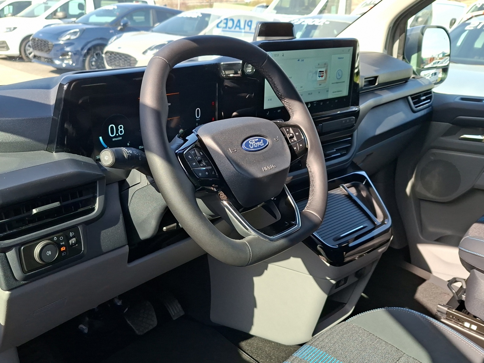 FORD Tourneo Bus 320 L1H1 Sport Automatique 4x4-image-6