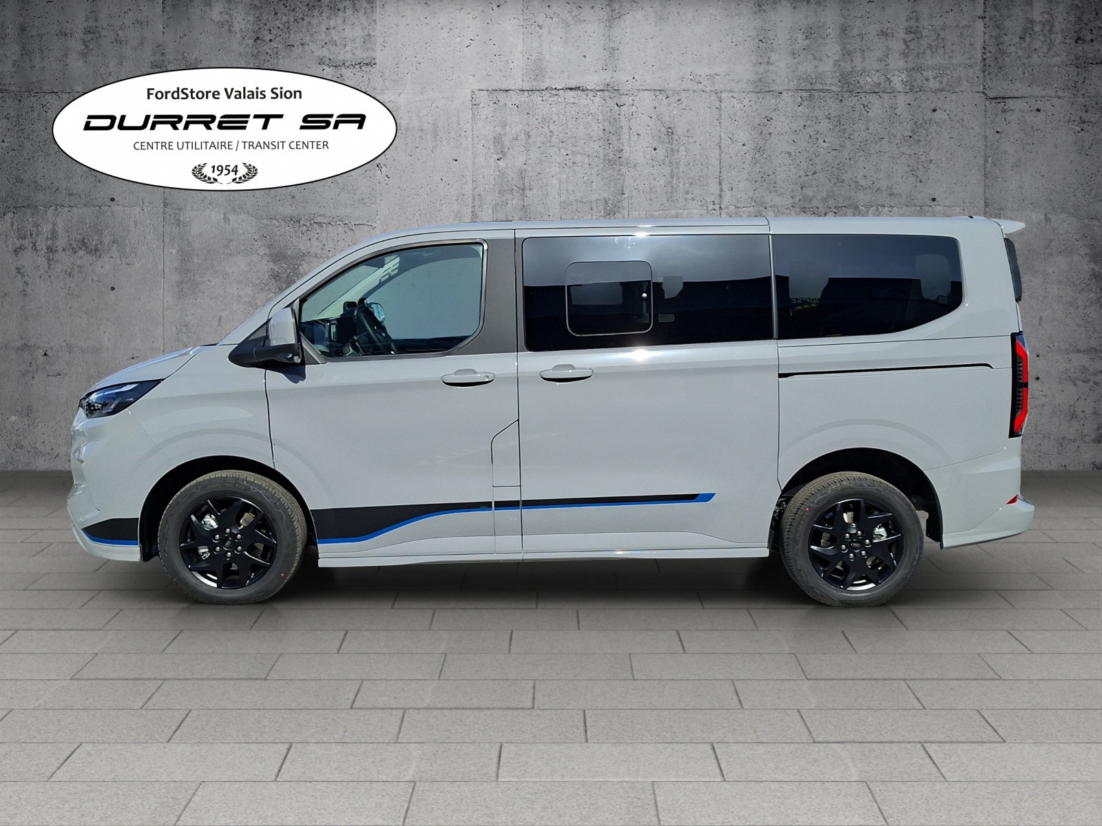 FORD Tourneo Bus 320 L1H1 Sport Automatique 4x4-image-4