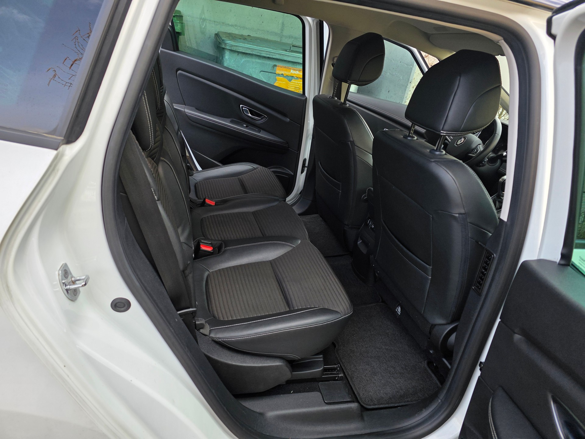 RENAULT Grand Scénic 1.3 16V Turbo Intens EDC-image-11