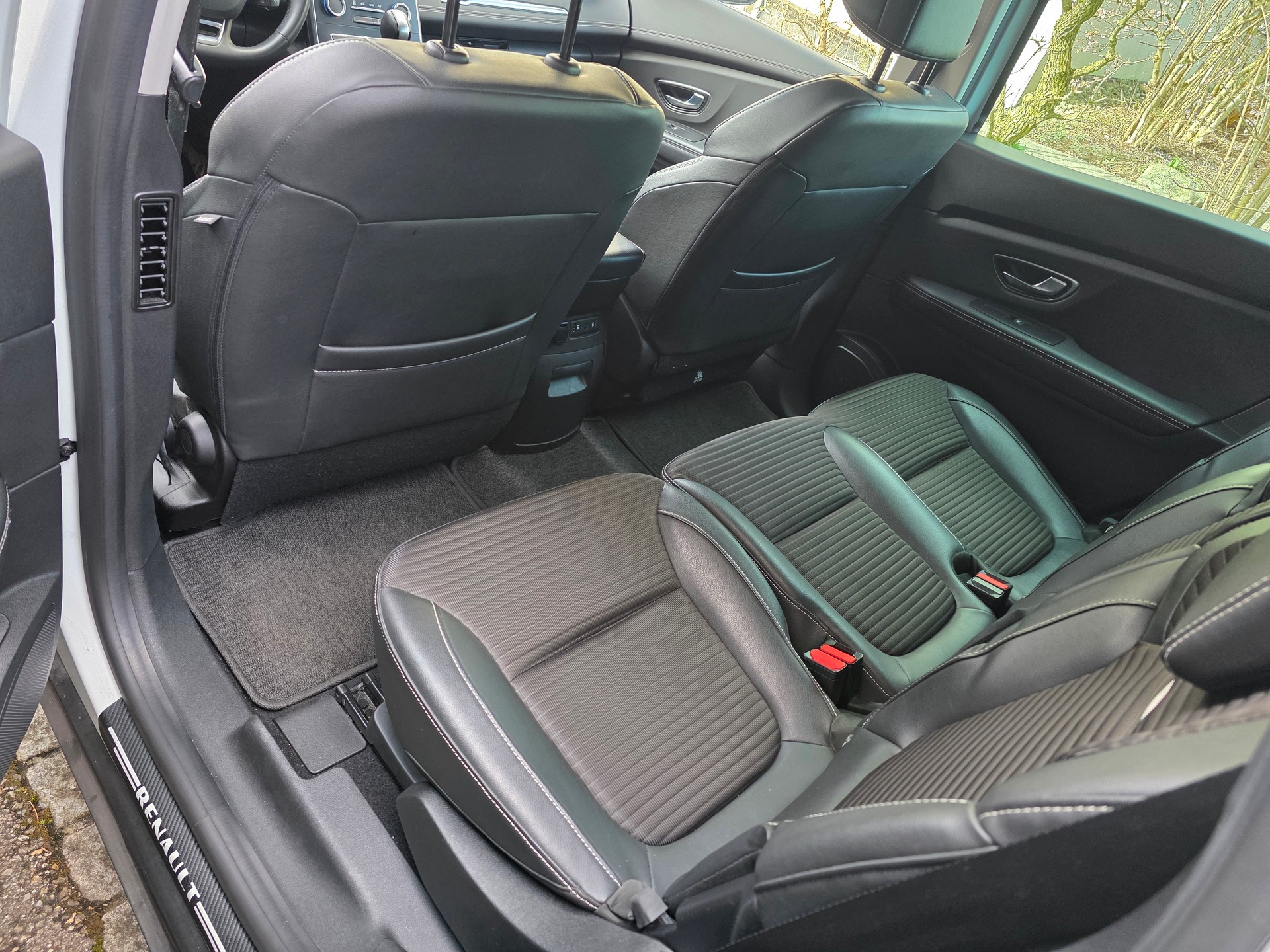 RENAULT Grand Scénic 1.3 16V Turbo Intens EDC-image-8