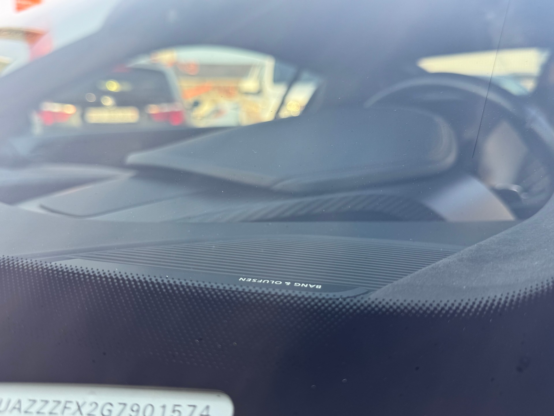 AUDI R8 Coupé 5.2 plus S-Tronic-image-22