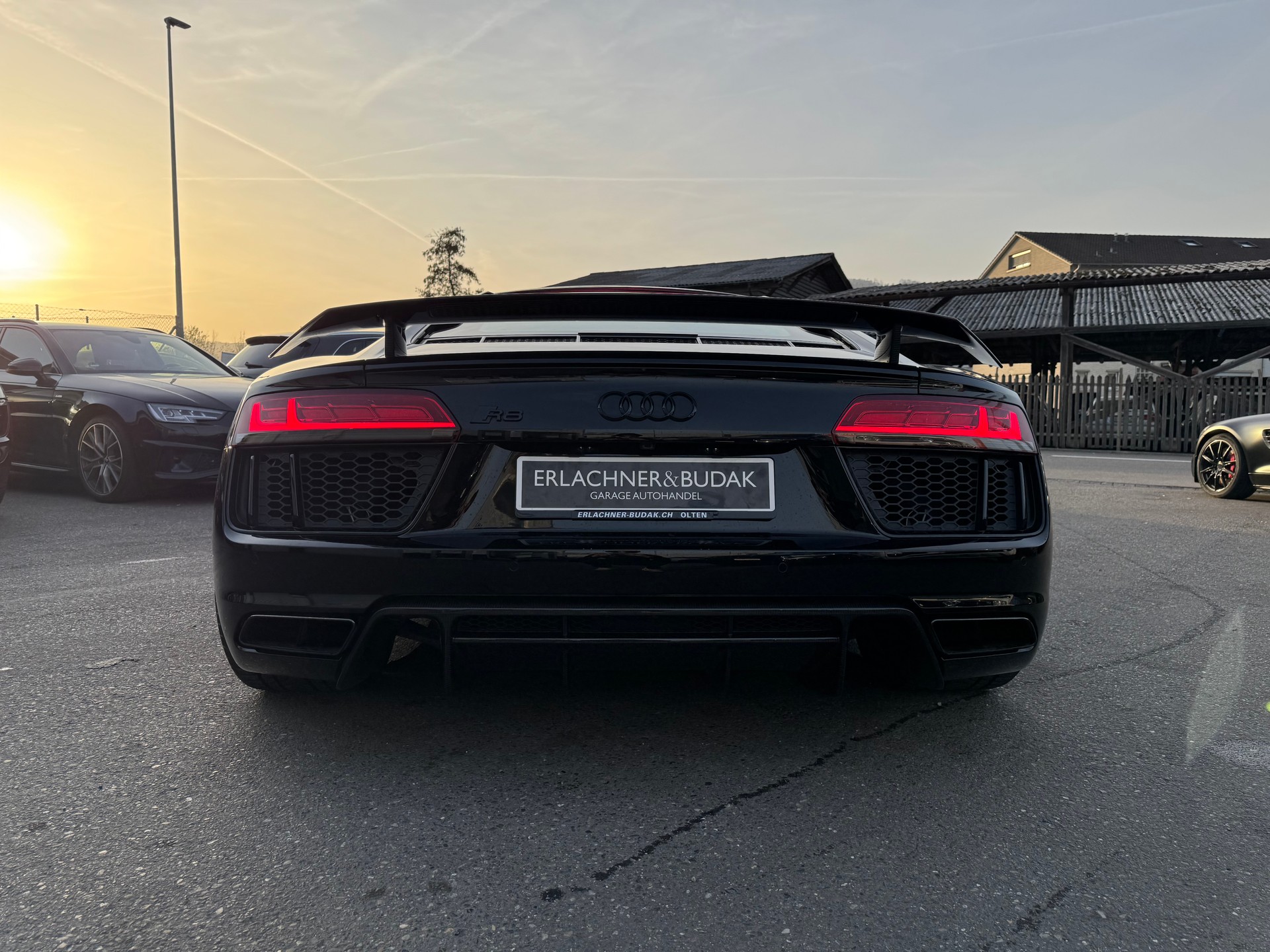 AUDI R8 Coupé 5.2 plus S-Tronic-image-6