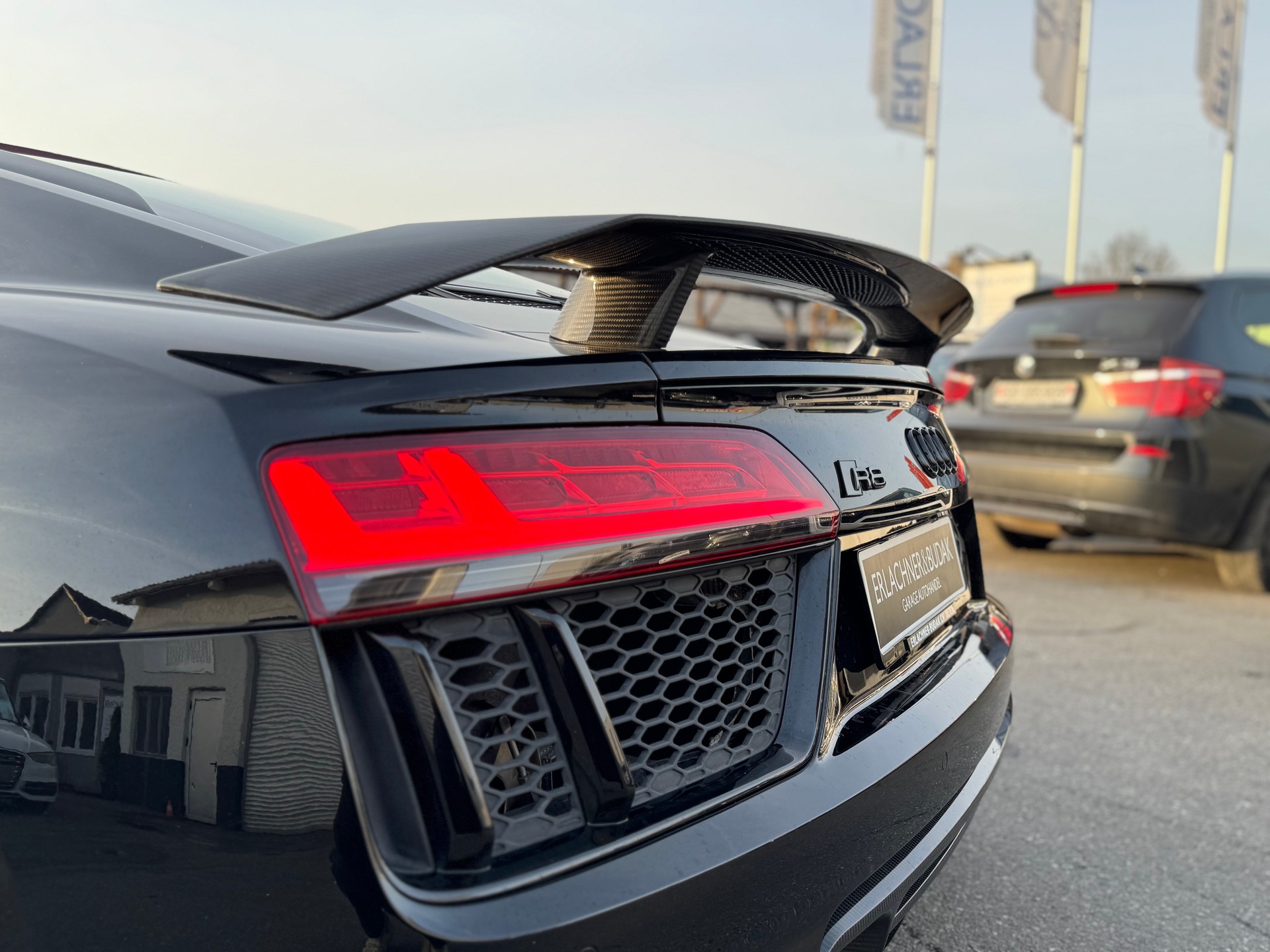 AUDI R8 Coupé 5.2 plus S-Tronic-image-8