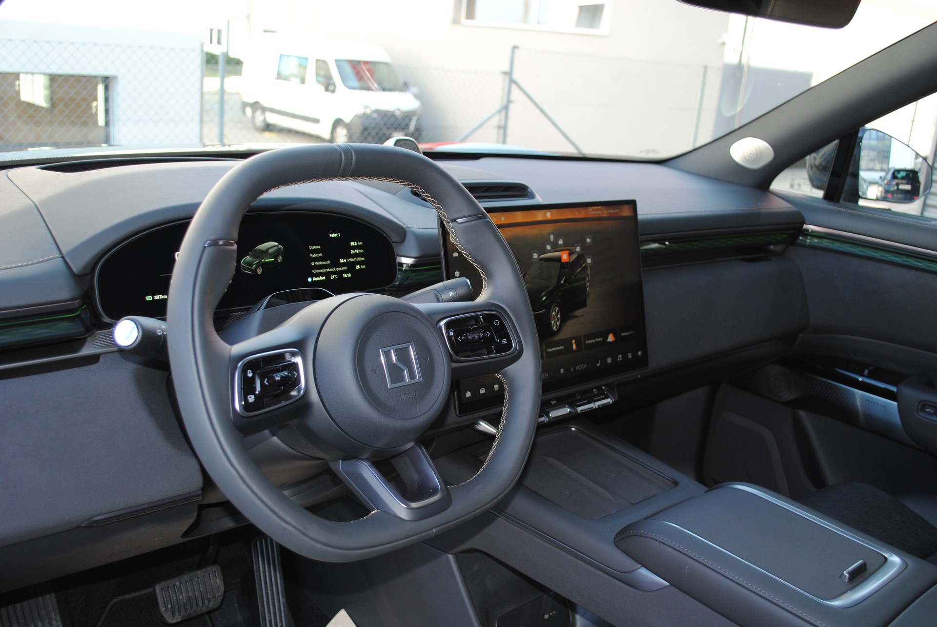 ZEEKR 7X 100kWh Privilege AWD inkl. Comfort und Cockpit Paket-image-13