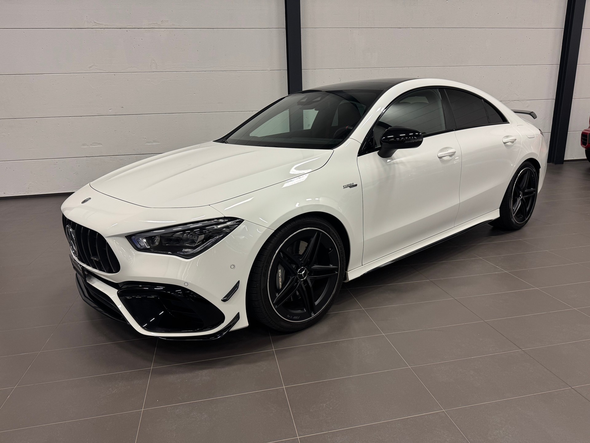MERCEDES-BENZ CLA 45 AMG 4Matic+ 8G-DCT-showroom-element-2