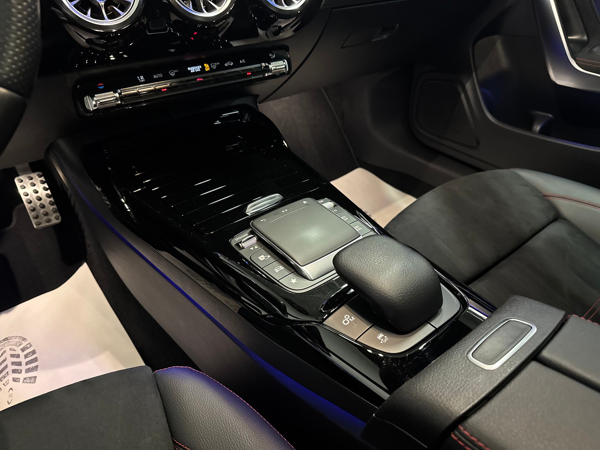 MERCEDES-BENZ CLA 45 AMG 4Matic+ 8G-DCT-image-26