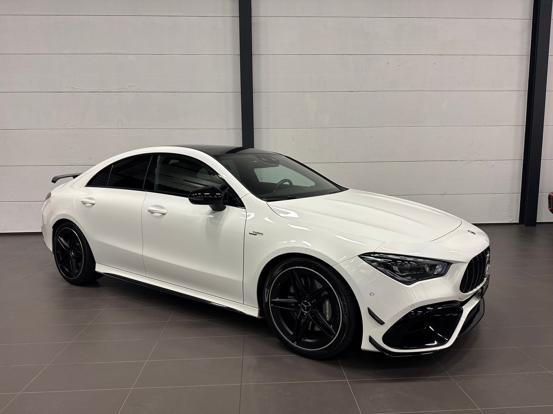 MERCEDES-BENZ CLA 45 AMG 4Matic+ 8G-DCT-showroom-element-3