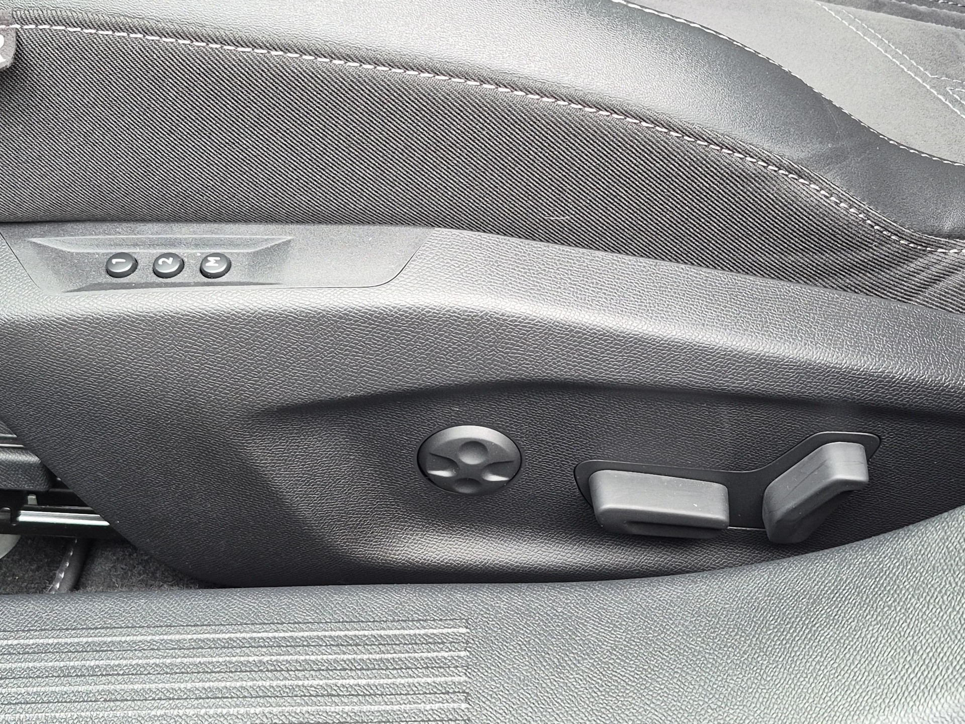 OPEL Astra Sports Tourer 1.6 T PHEV 225 GSe / 0,9% Leasing bei Abschluss einer Protect Autoversicherung-image-17