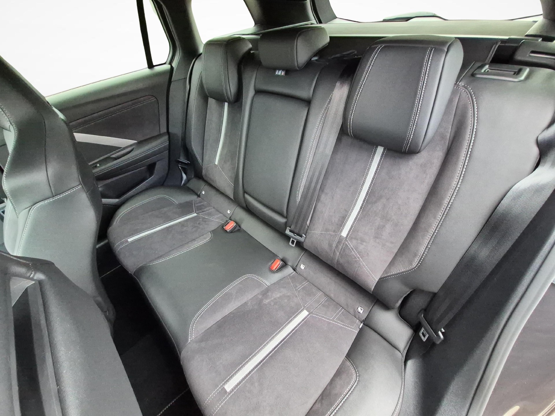 OPEL Astra Sports Tourer 1.6 T PHEV 225 GSe / 0,9% Leasing bei Abschluss einer Protect Autoversicherung-image-10