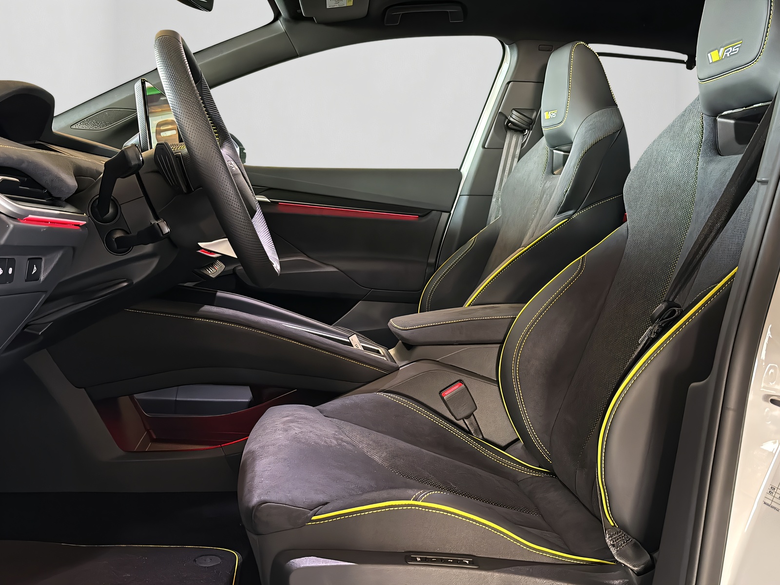 SKODA Elroq RS 4x4-image-10