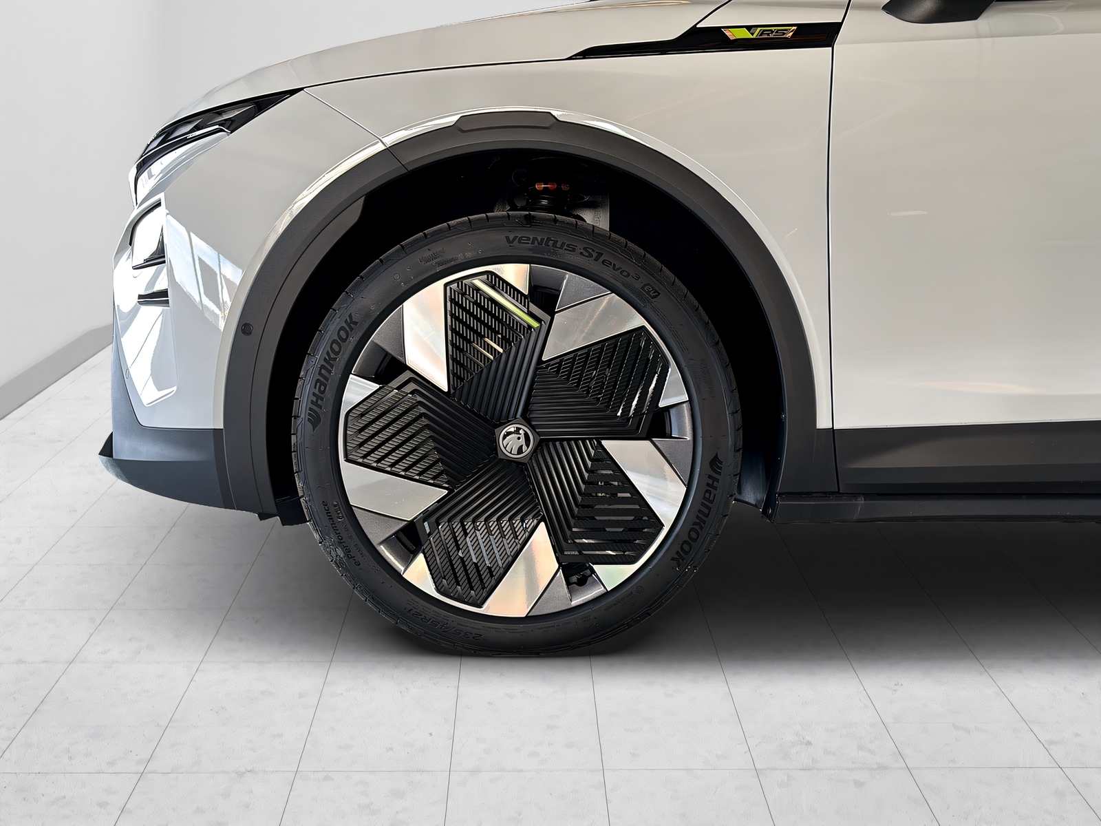 SKODA Elroq RS 4x4-showroom-element-3