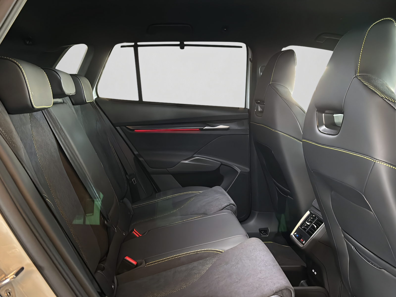 SKODA Elroq RS 4x4-image-16