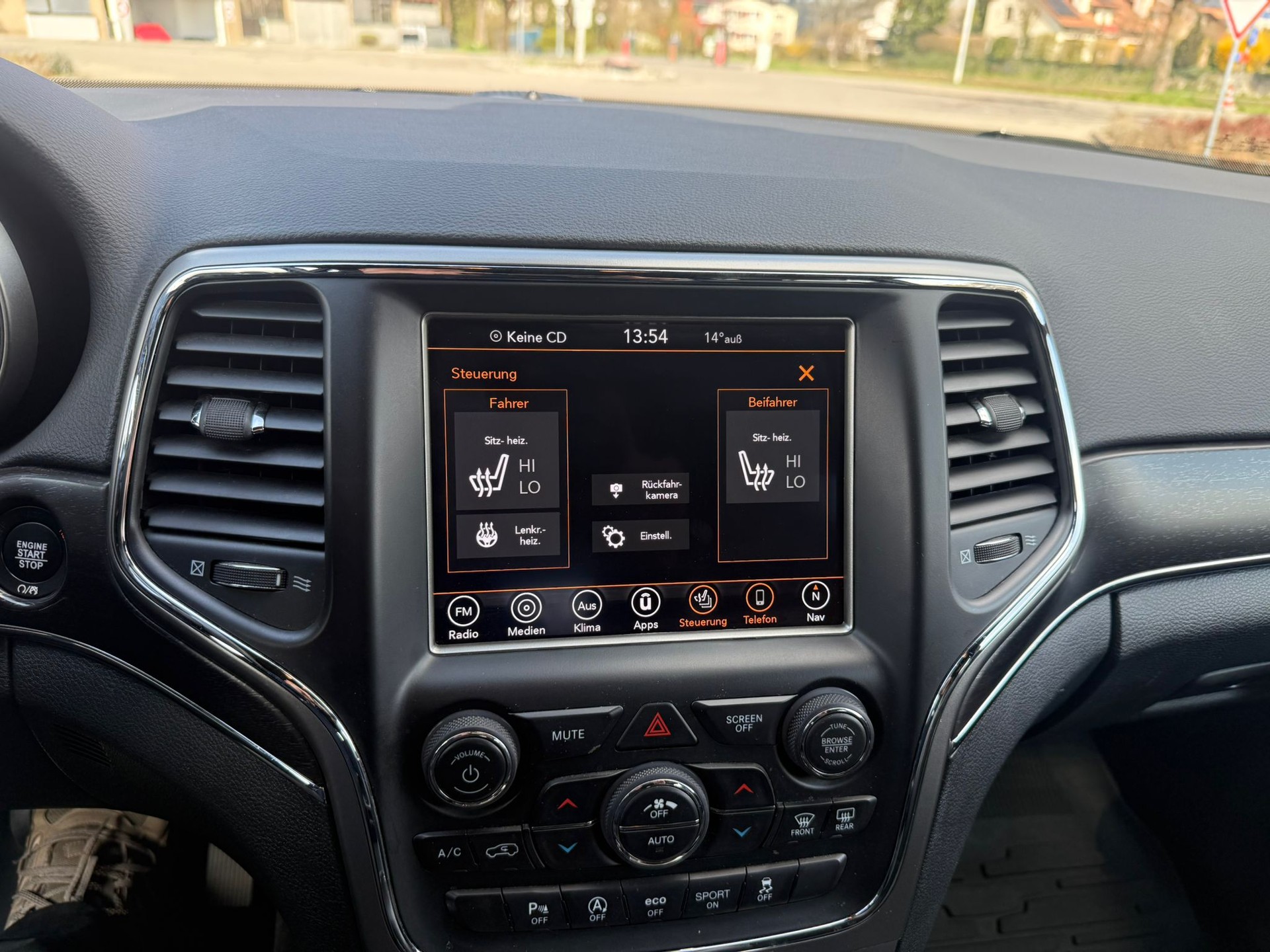 JEEP Grand Cherokee 3.0 CRD 250 Night Eagle-image-16