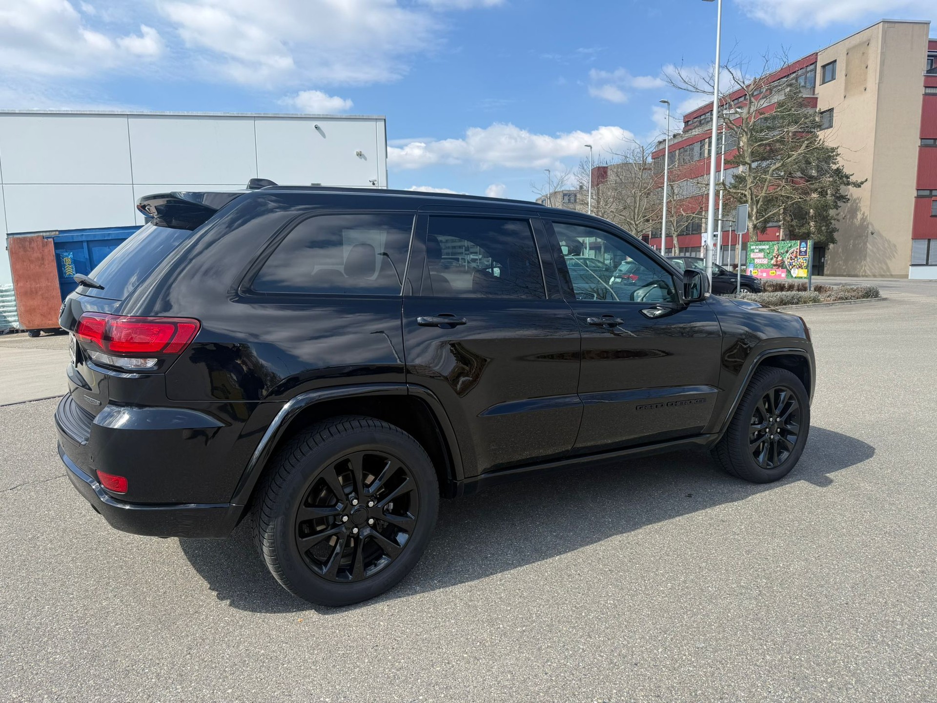 JEEP Grand Cherokee 3.0 CRD 250 Night Eagle-image-6