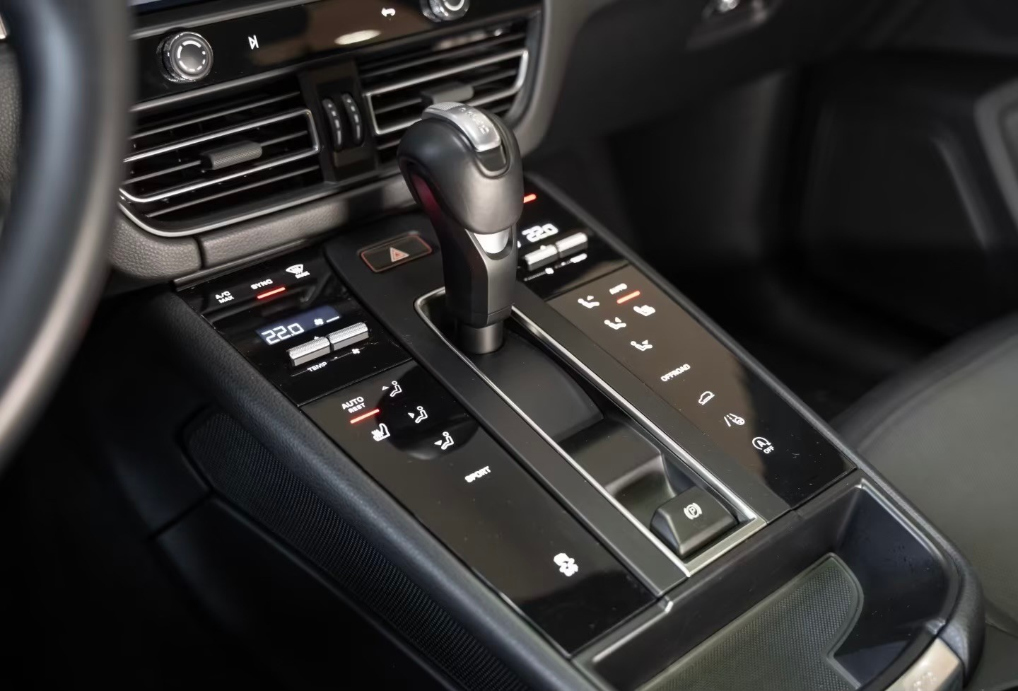 PORSCHE Macan PDK-image-13