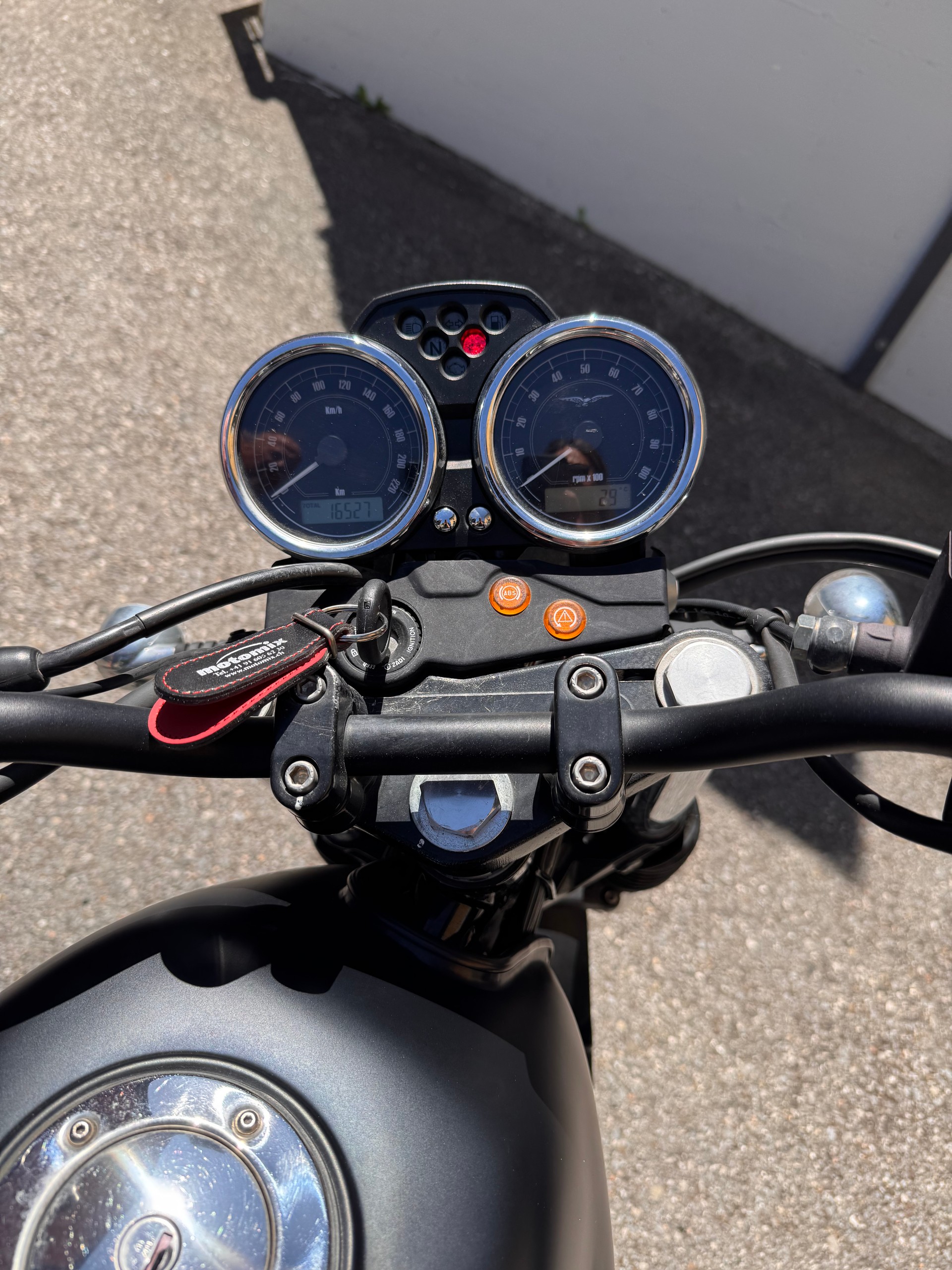 MOTO GUZZI V7 Stone 750-image-2