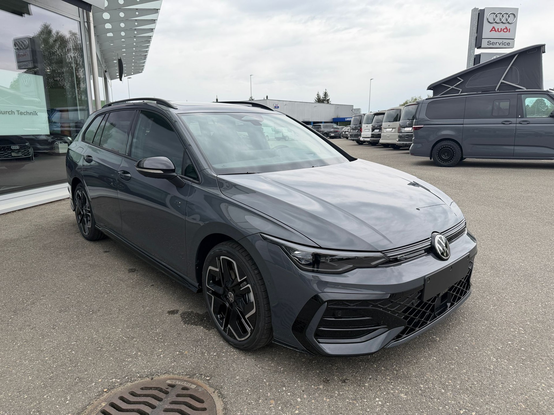 VW Golf Variant 2.0 TSI R-Line DSG 4 Motion-image-6