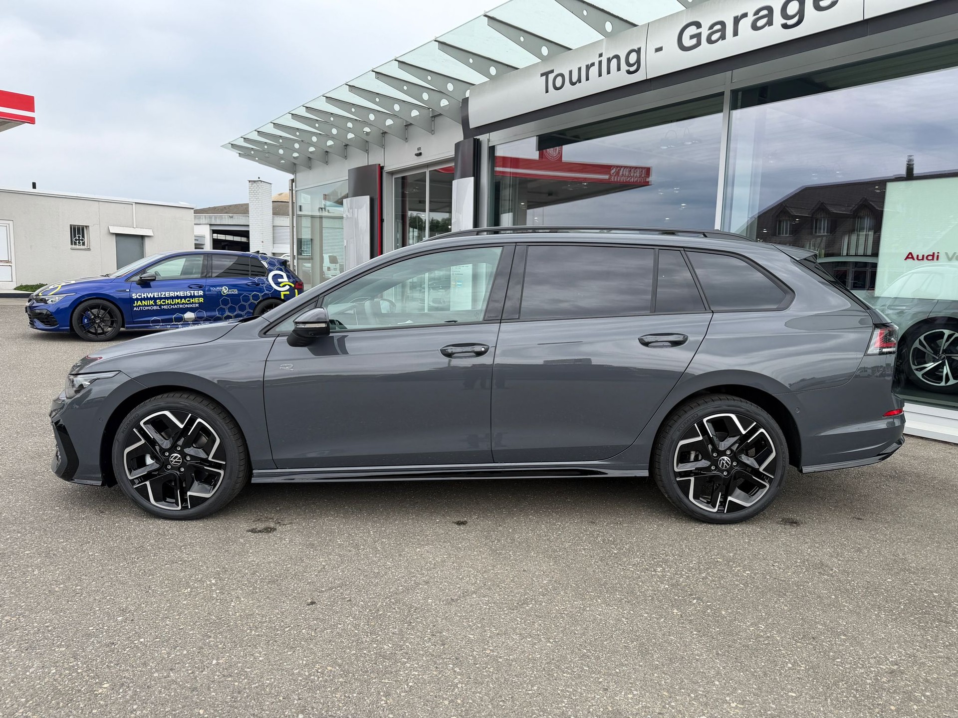 VW Golf Variant 2.0 TSI R-Line DSG 4 Motion-showroom-element-1