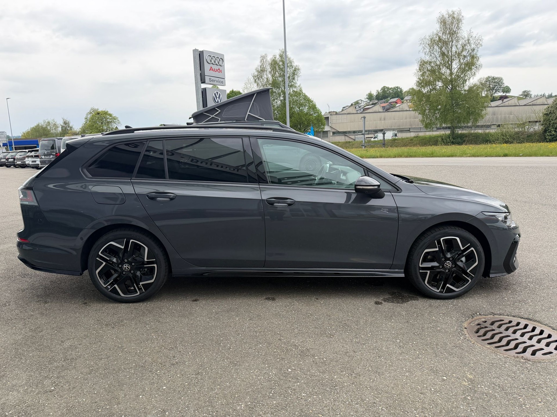 VW Golf Variant 2.0 TSI R-Line DSG 4 Motion-image-5