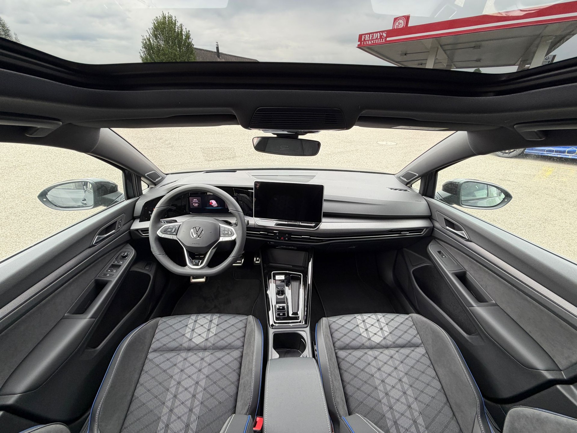 VW Golf Variant 2.0 TSI R-Line DSG 4 Motion-image-25