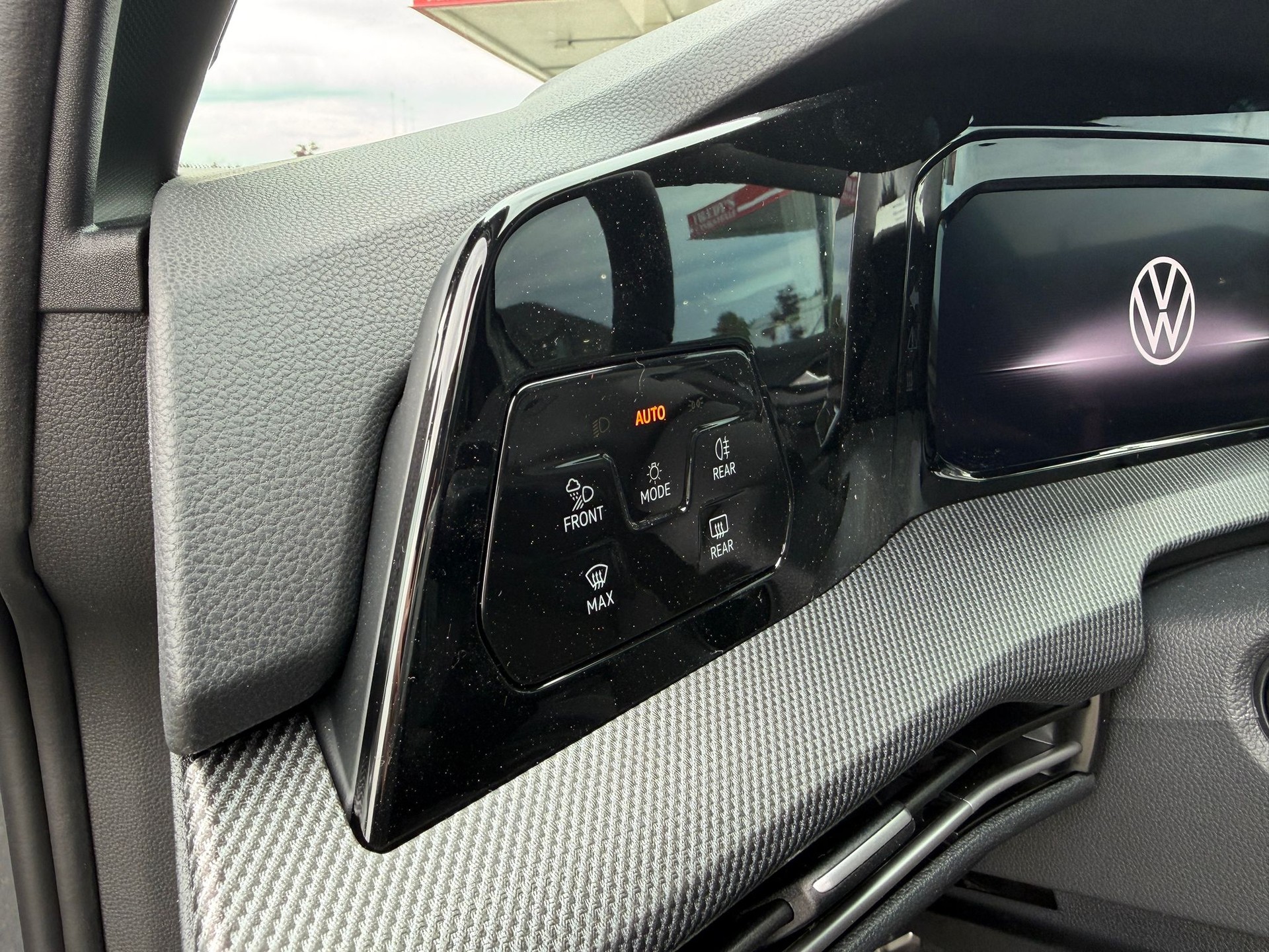 VW Golf Variant 2.0 TSI R-Line DSG 4 Motion-image-14