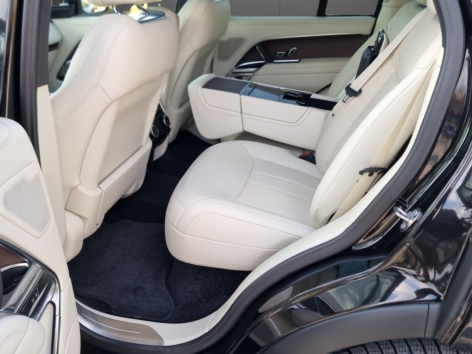 LAND ROVER Range Rover P550e Si6 PHEV HSE Automatic-image-9
