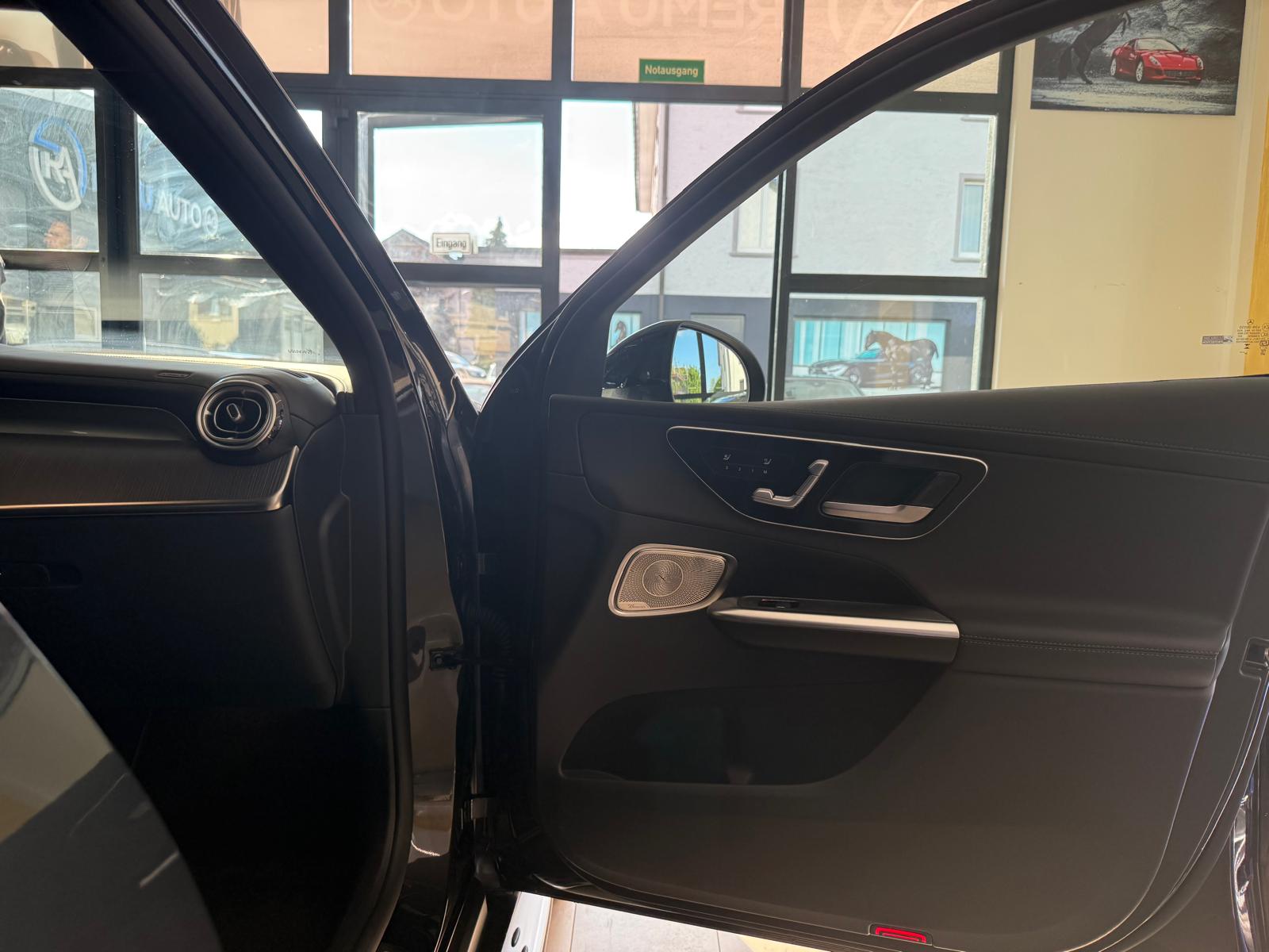 MERCEDES-BENZ GLC 300 4Matic 9G-Tronic-image-14